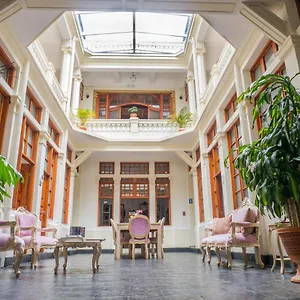 boutique-hotel-casona-dalameda.hotelsquito.com/