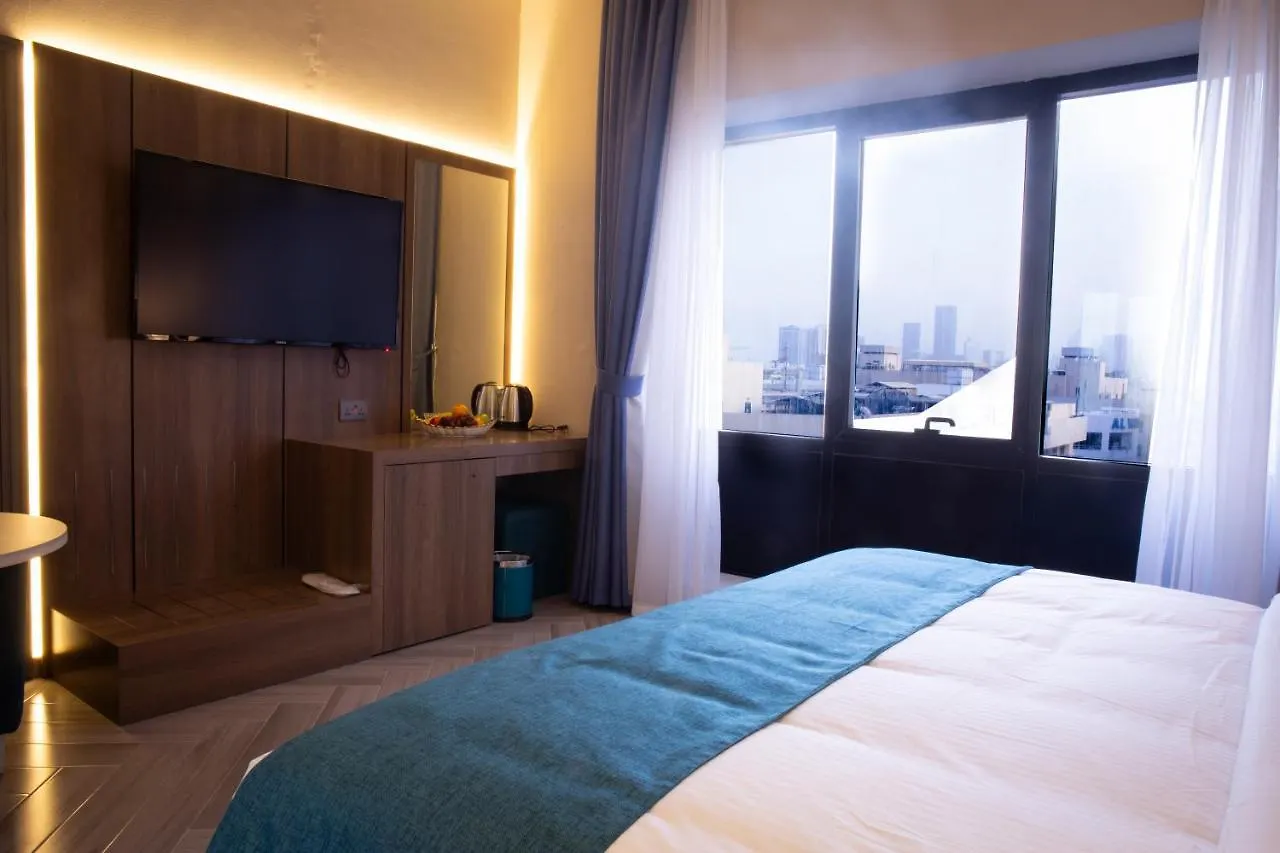 Six Seasons Hotel Dubai