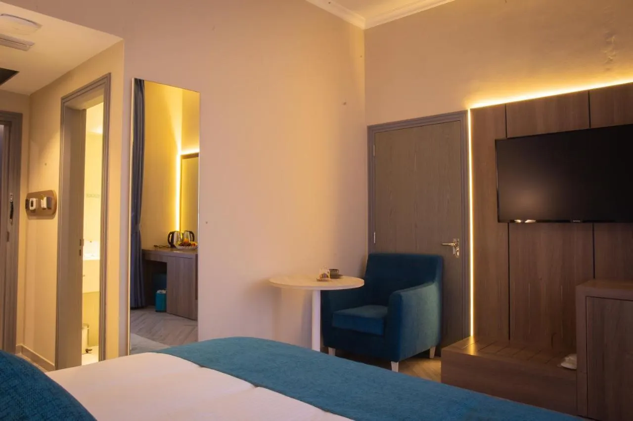 Six Seasons Hotel Dubai